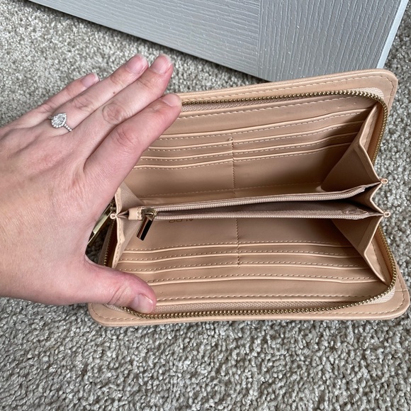 Aldo Floral Laser Cut Gold & Rose Gold crossbody - Picture 2 of 4